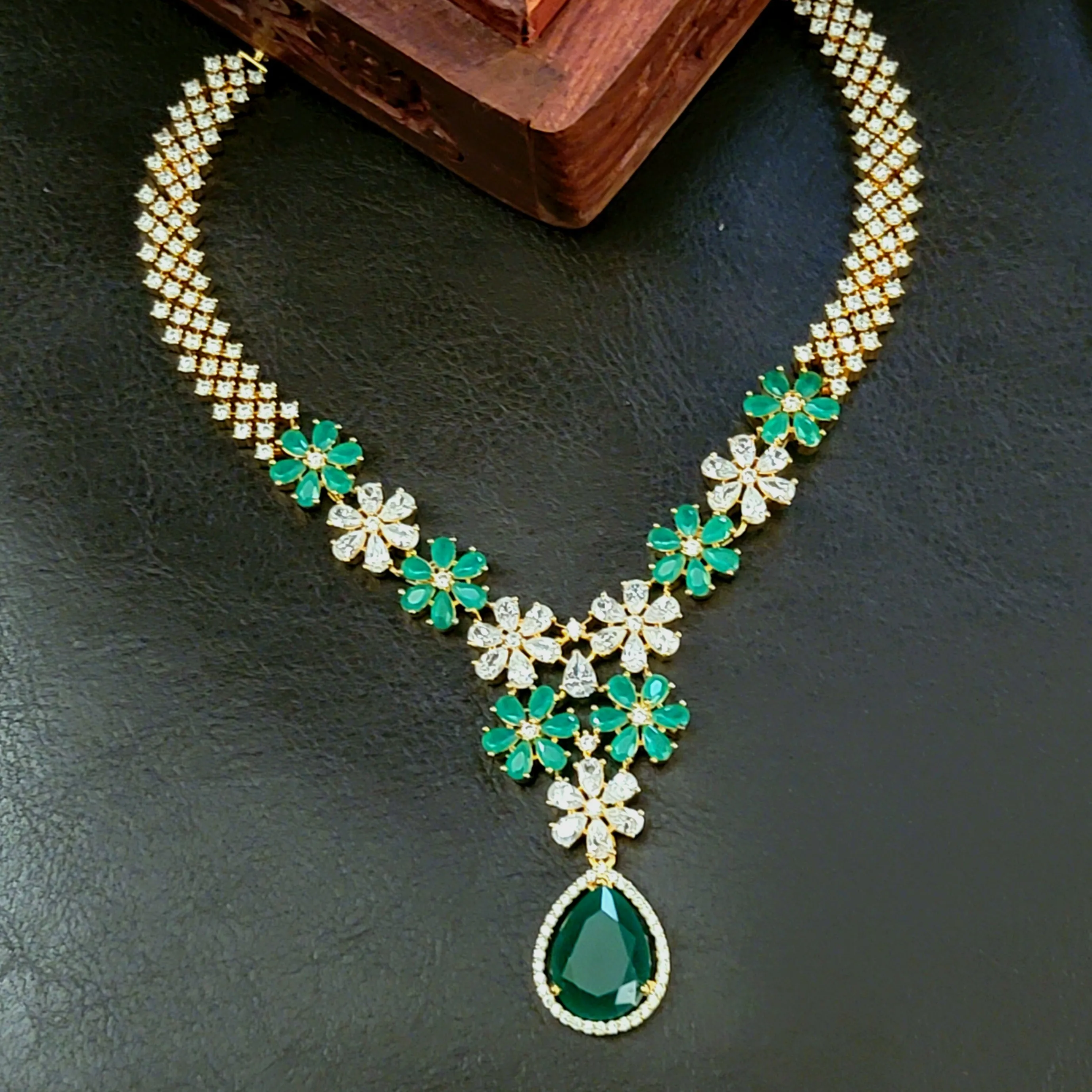 Emerald Green & White Floral AD Zircon Nevklace set