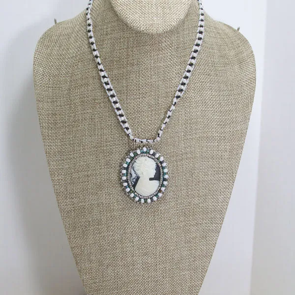 Ladanica Beaded Black/White Cameo Pendant Necklace